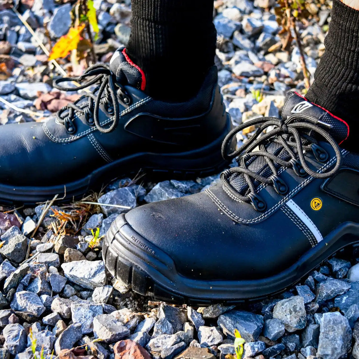 Nitras Utility Step S3L Sicherheitshalbschuhe schwarz – schwarz